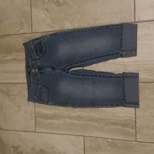Blue jean capri pants